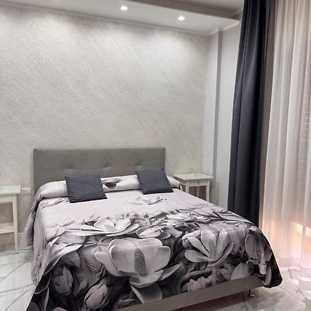 Lady Mary'S Luxury Suites Napoli Eksteriør billede