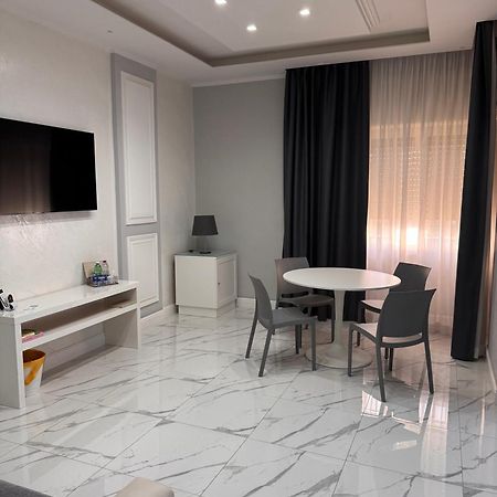 Lady Mary'S Luxury Suites Napoli Eksteriør billede