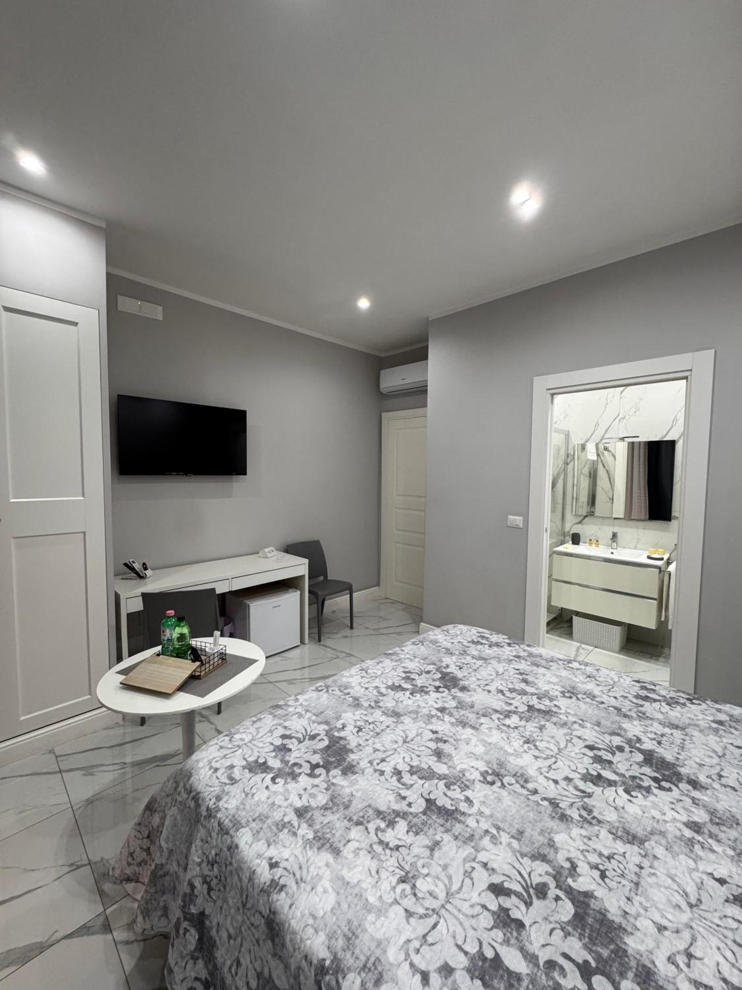 Lady Mary'S Luxury Suites Napoli Eksteriør billede